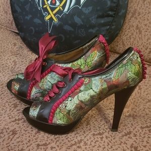 Poetic license racy lady peep toe lace up pump